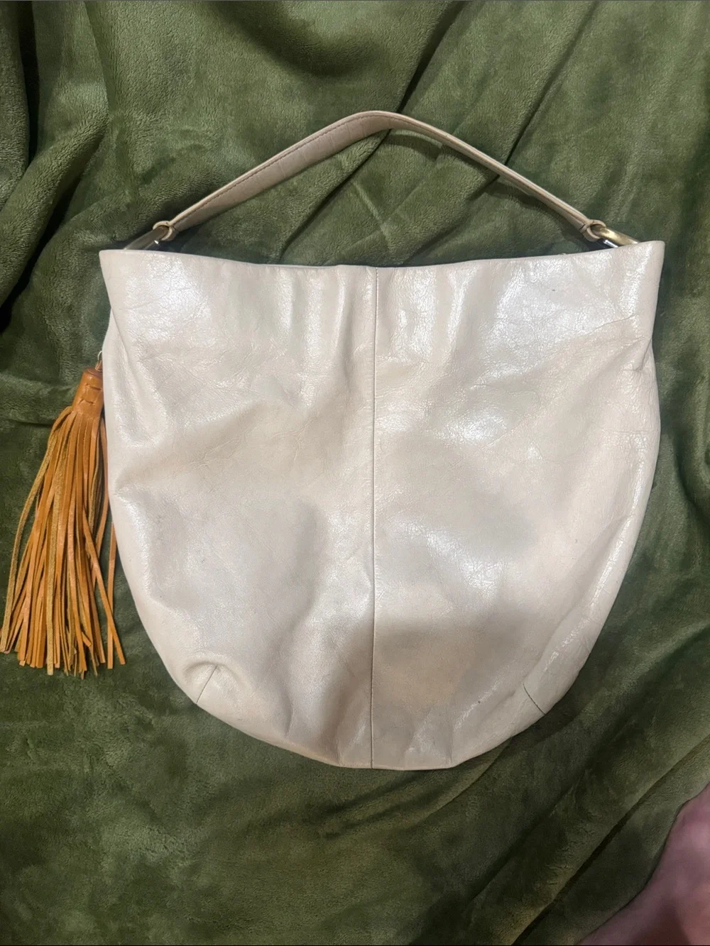HOBO ivory Leather purse with tan Tassel
